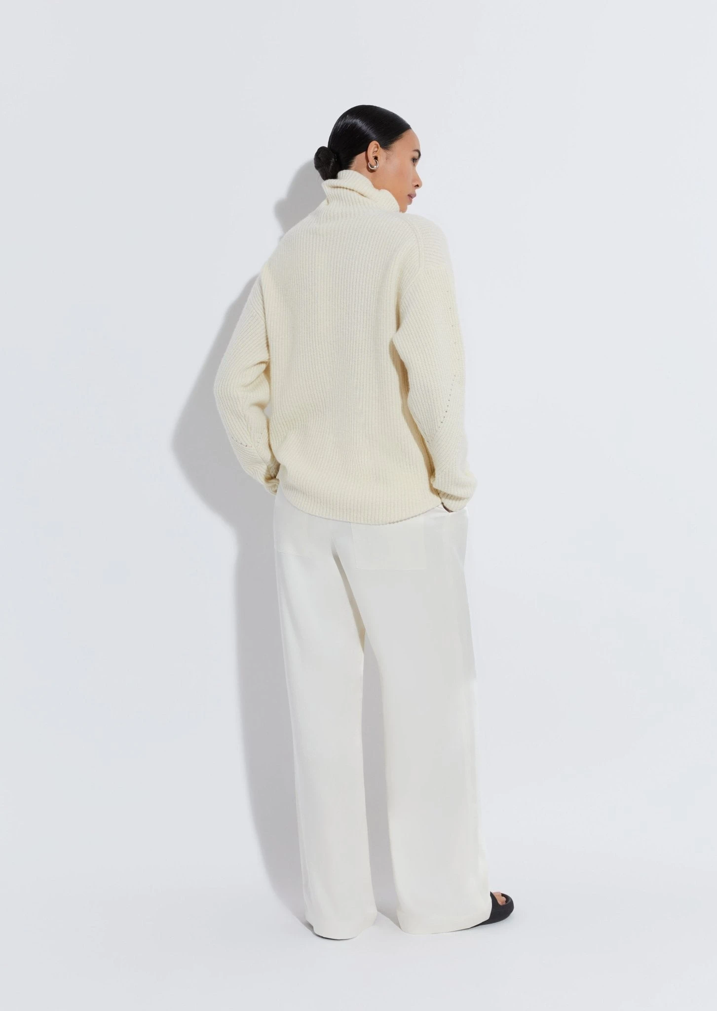 		Cashmere Silk Turtleneck	