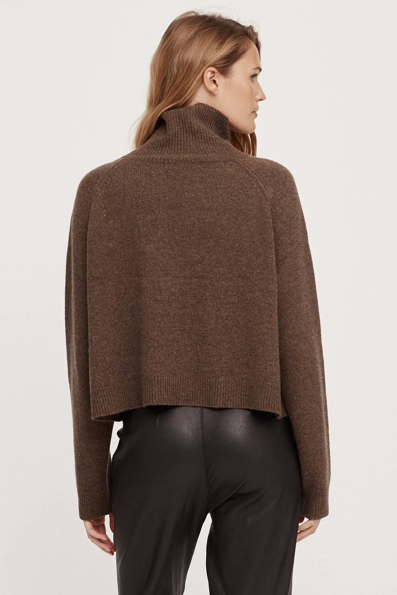 NOELLE TURTLENECK CASHMERE SWEATER