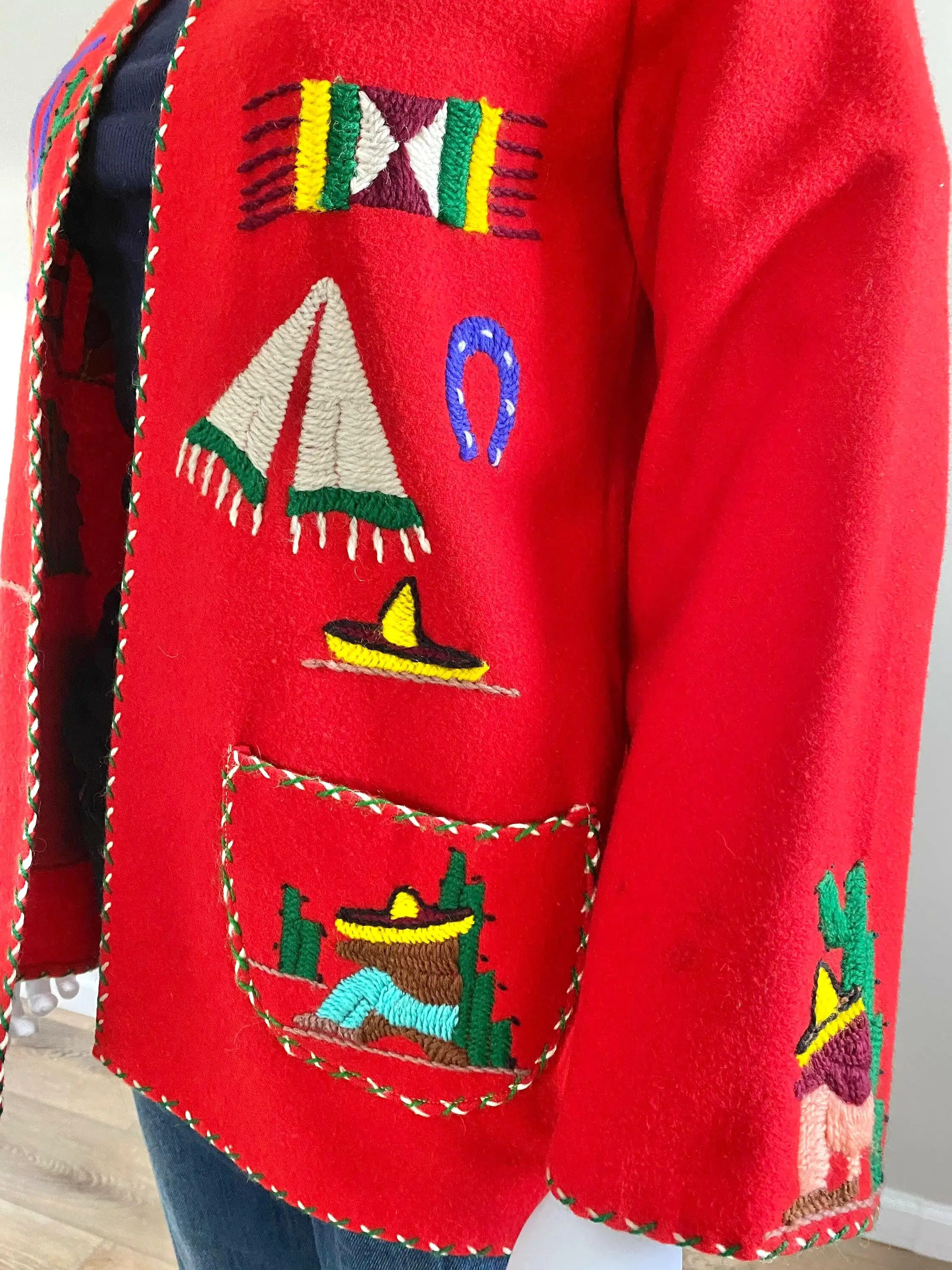 Vintage 1950s Red Mexican Souvenir Jacket / 50s red novelty print coat / 1950s red blazer / Size S